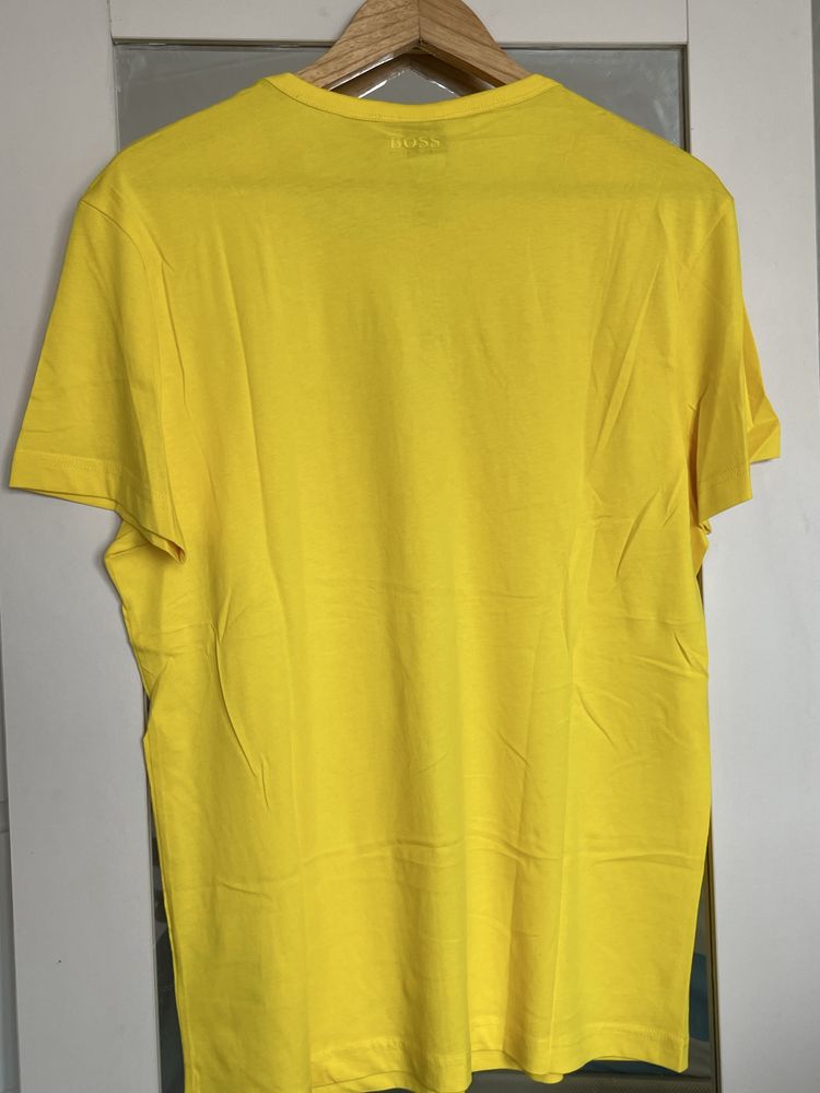 T-shirt amarela Boss
