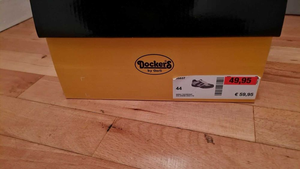 Кроссовки  Dockers