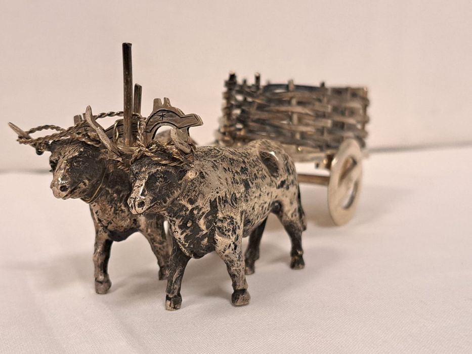 Carro de bois prateado