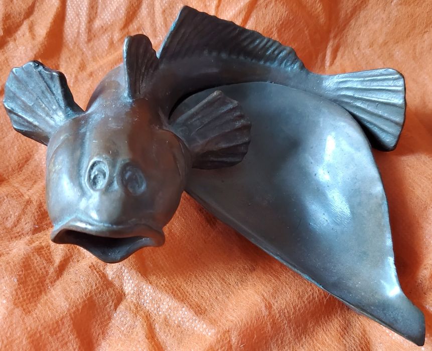 Бронзовая рыба пепельница Нимор