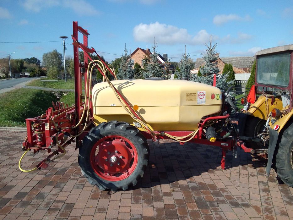 Opryskiwacz polowy Ciągany 1200 l PILMET belka 15 m skrętna