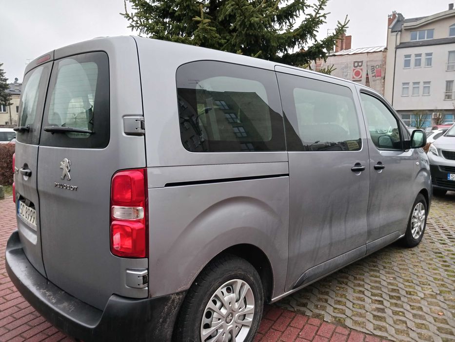 Peugeot Traveller 1,5  do 3,5 t, 5 drzwiowy , 9 osobowy