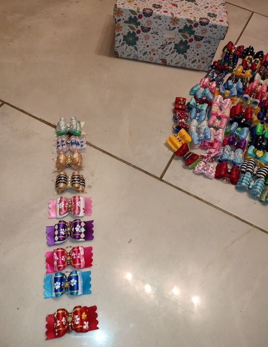 Zestaw 156 ręcznie robionych gumek dla psa (York) Angel Bows handmade