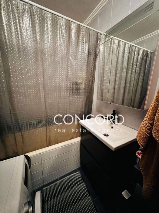 Метро Теремки. Продам 3к Академіка Заболотного вул., 46