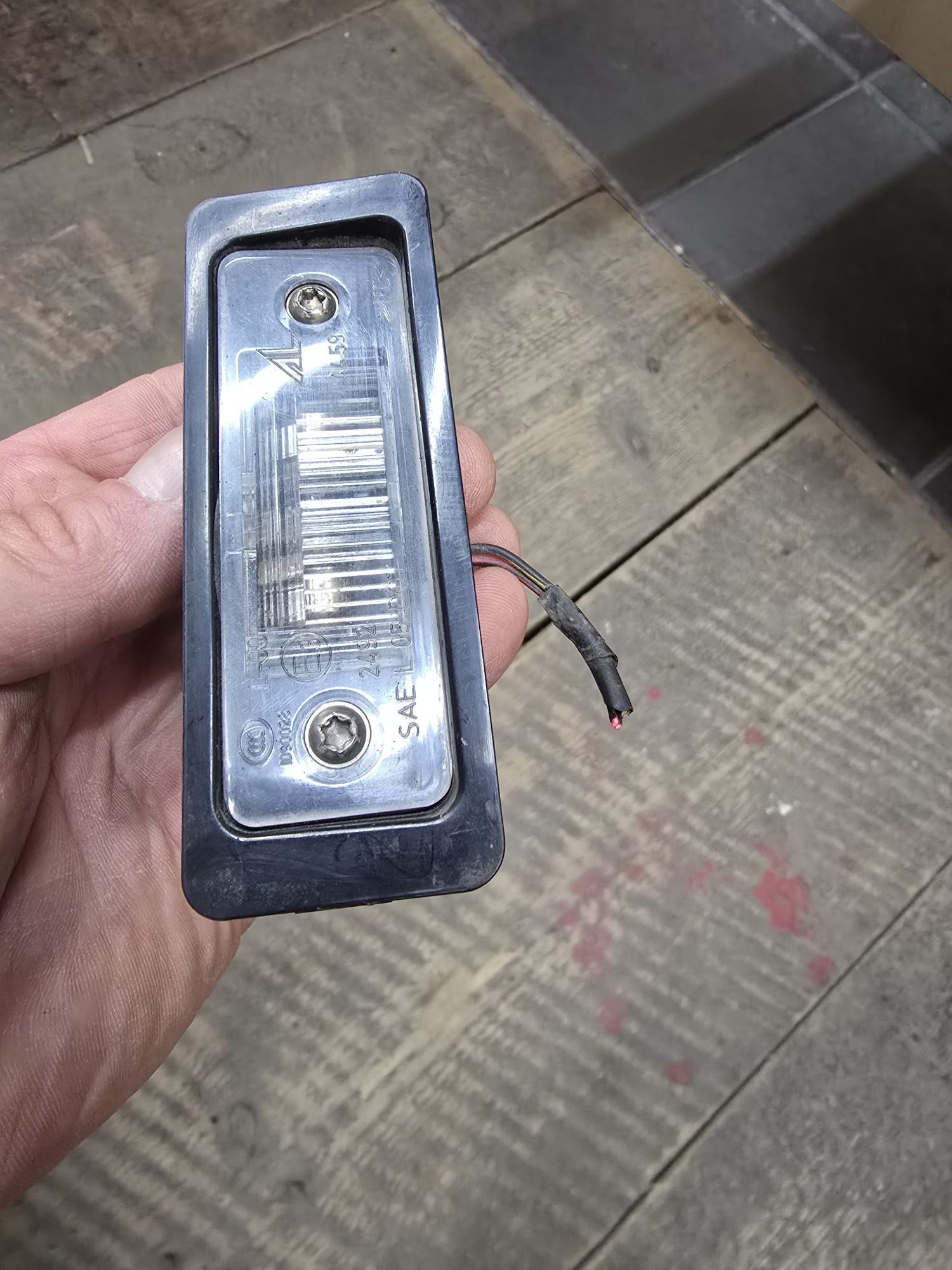 Lampka oświetlenia tablicy rejestracyjnej volvo C30 NR 1