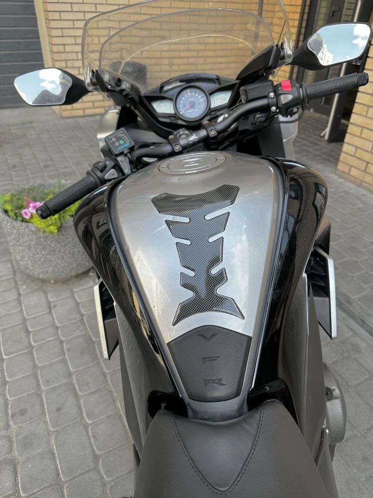 Продам мотоцикл Honda VFR 1200