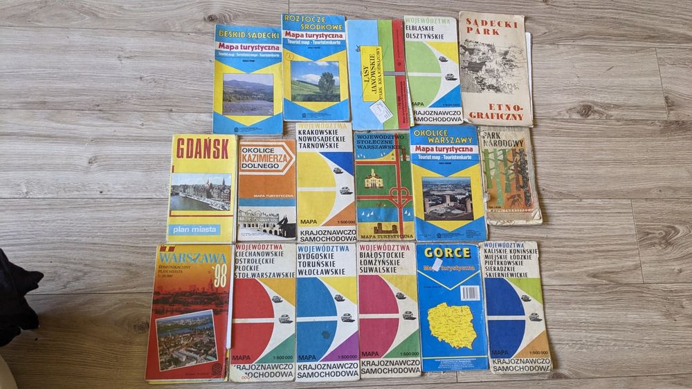 Zestaw starych map różnych