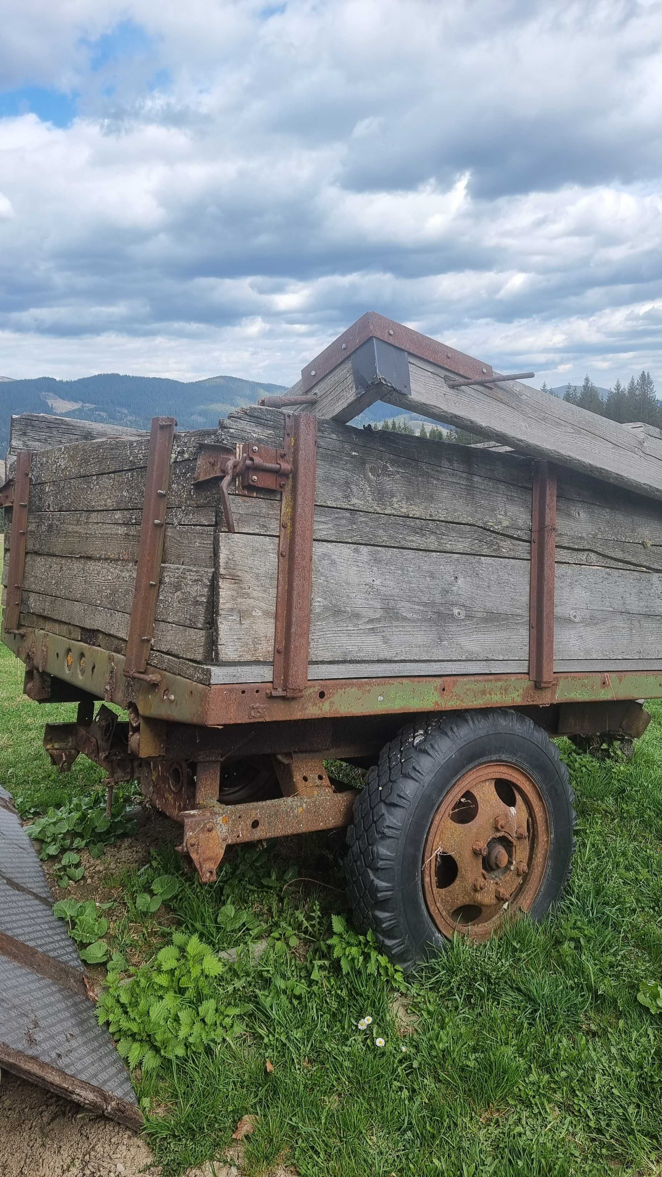 Причіп (напівпричіп-самоскид) тракторний