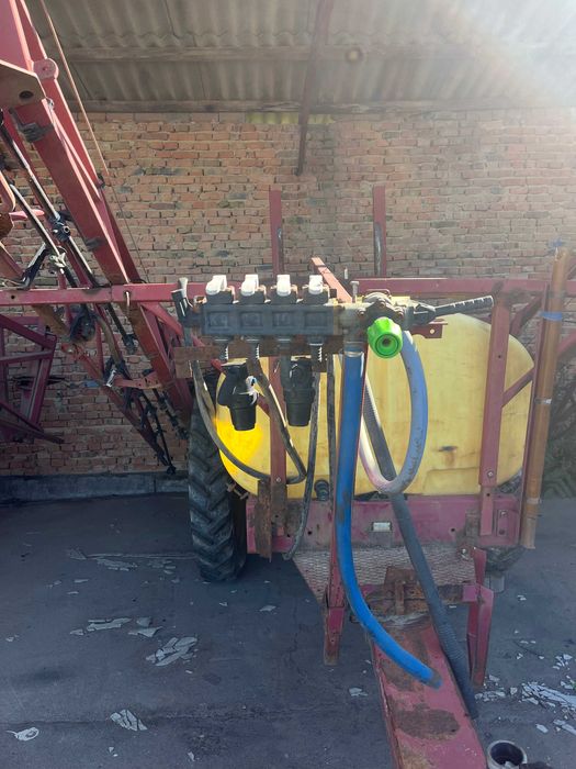 Обприскувач причіпний Hardi (18 м.)
