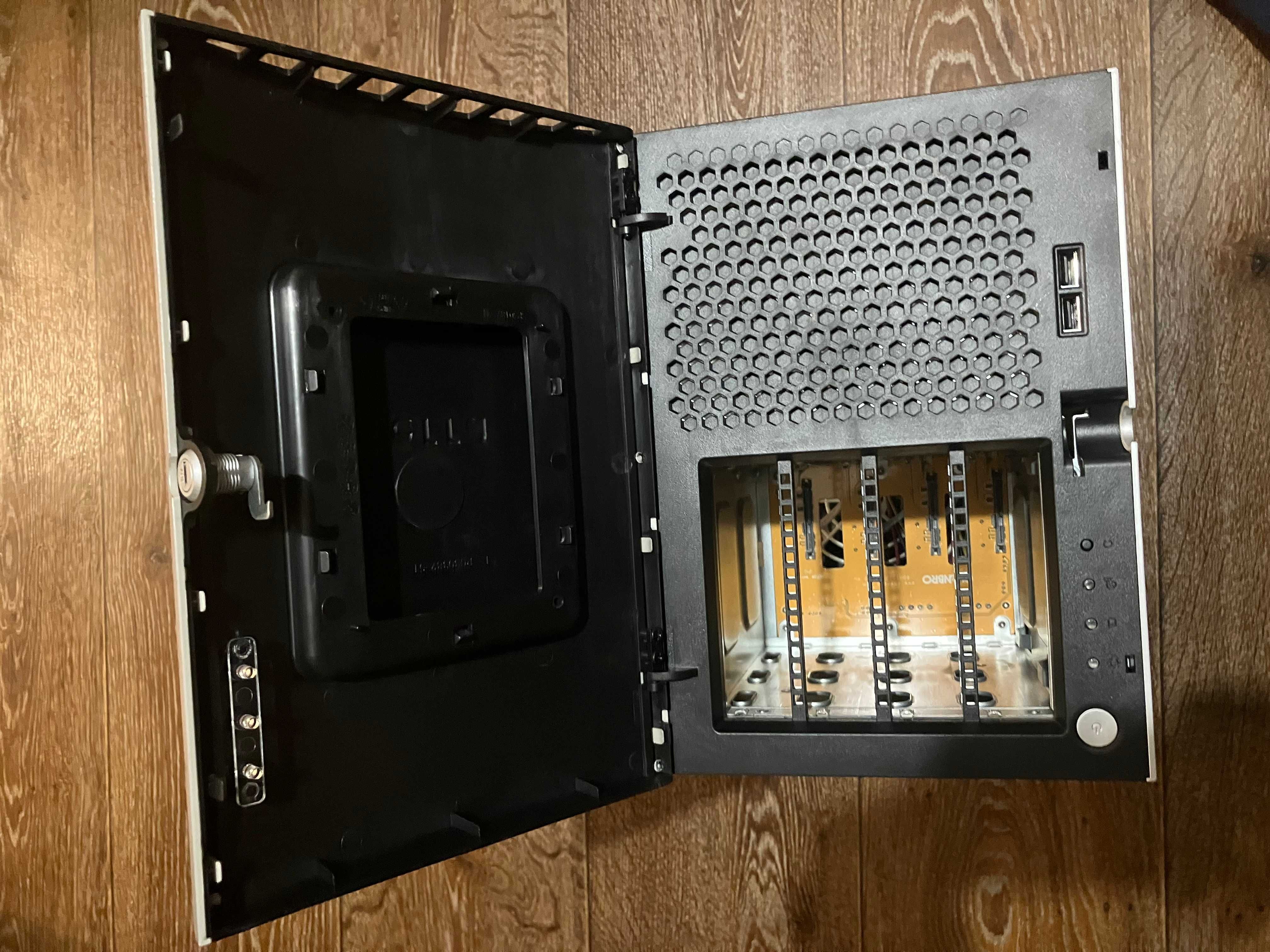 HP Proliant MicroServer Gen8, Xeon E3-1220 V2, 16 GB Memory, NO HDD-