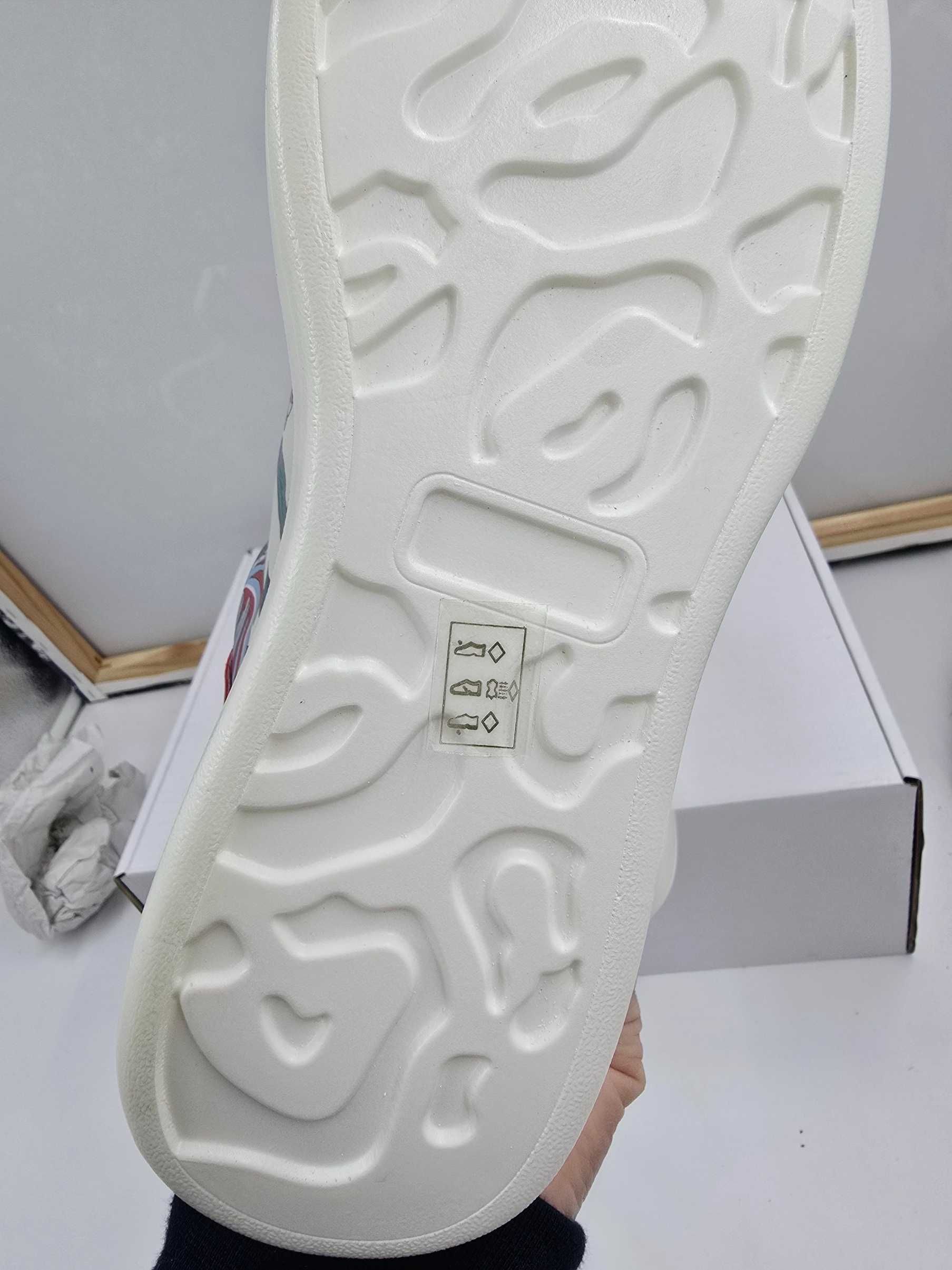 Sneakersy ze skóry kolorowe  GUESS Salerno platforma R.37 GU14SS