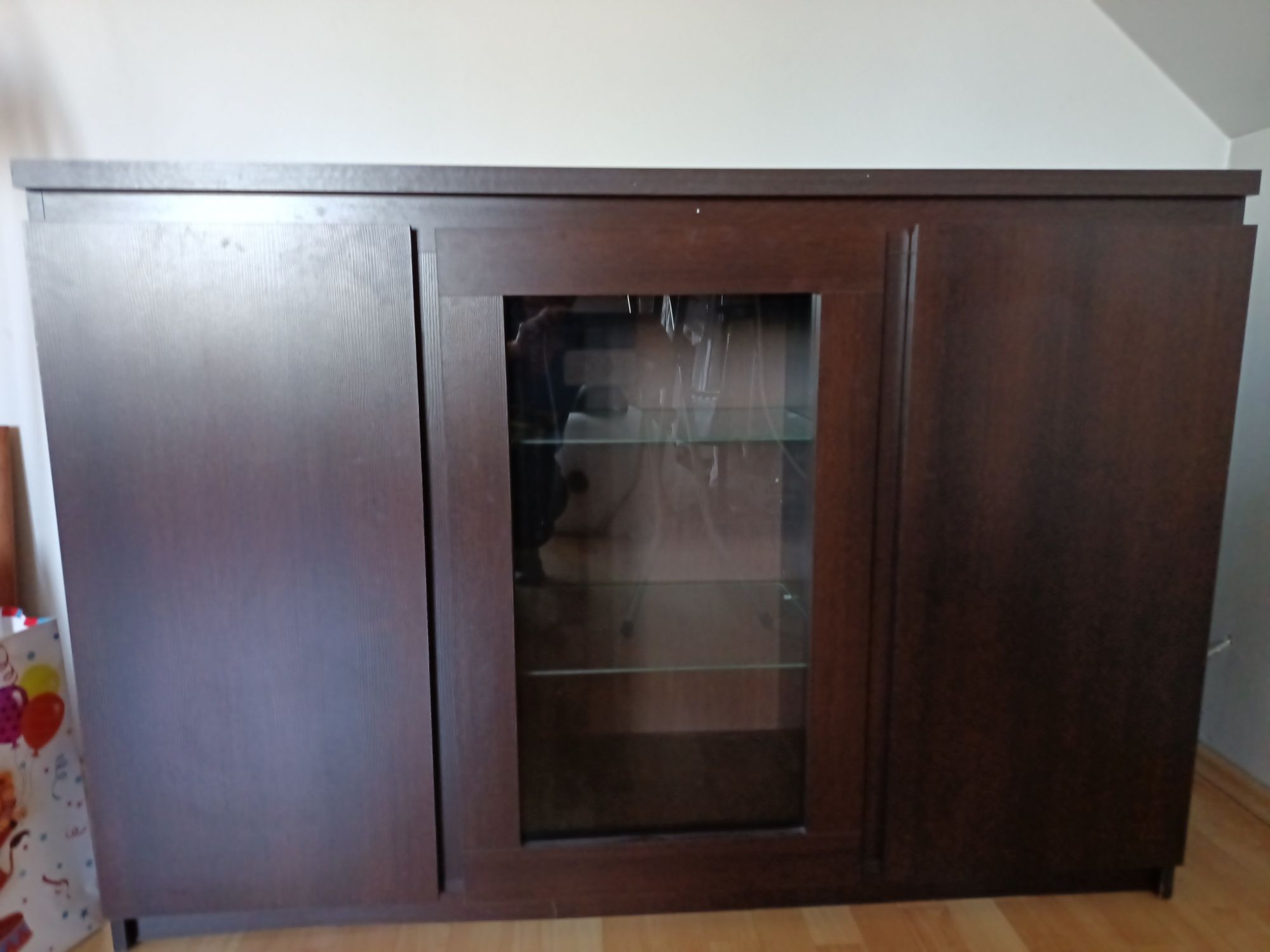 Komoda kolor wenge.