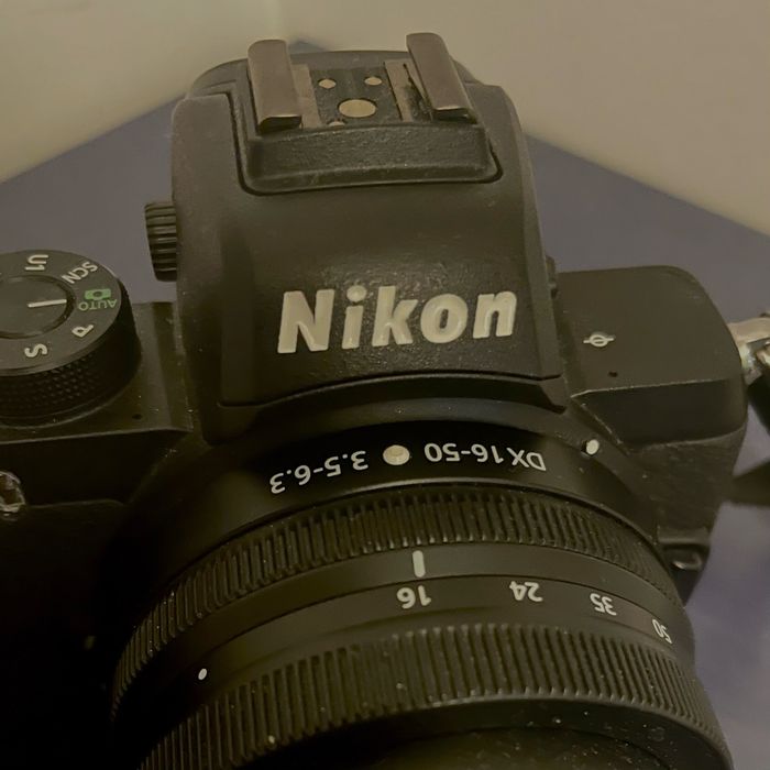 Nikon Z50 + Nikkor Z DX 16-50 mm f/3.5-6.3 VR — używany, stan BDB