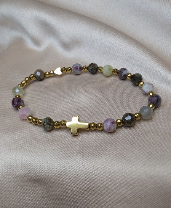 Bransoletka różaniec kamienie turmalin hematyt krzyżyk serduszko
