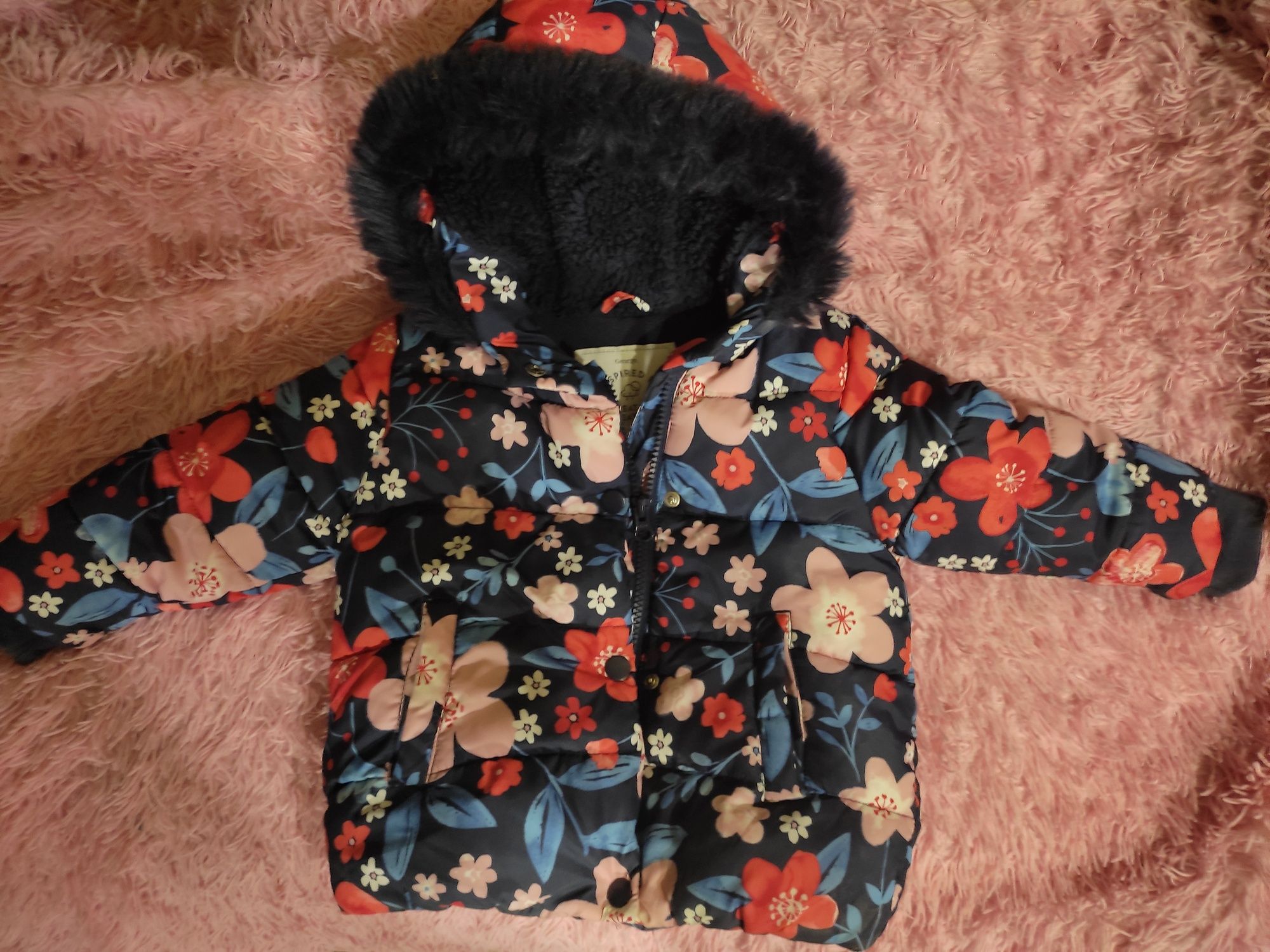 Курточка на холодную весну-осень для девочки 3-4 годика.