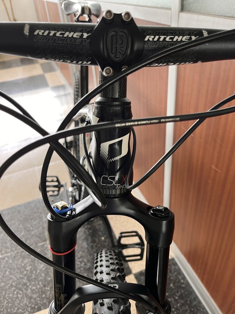 Bicicleta de Montanha / BTT Carbon Olympia CLSX 29 em excelente estado