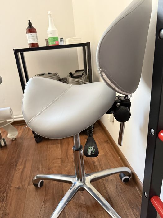 Ergonomiczny taboret