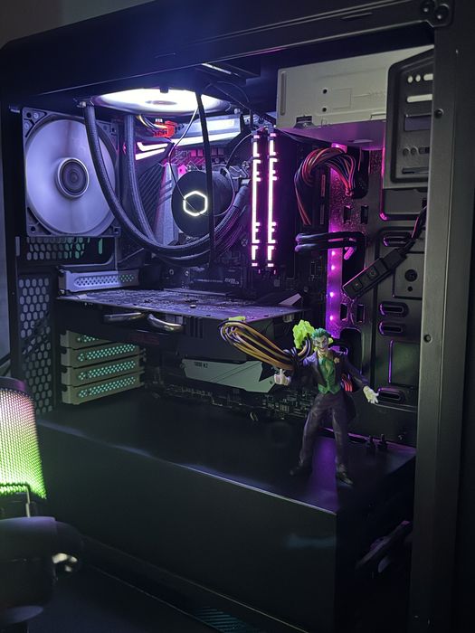 Vendo pc pra sair rapido … primeiro leva  ( SO A TORRE )