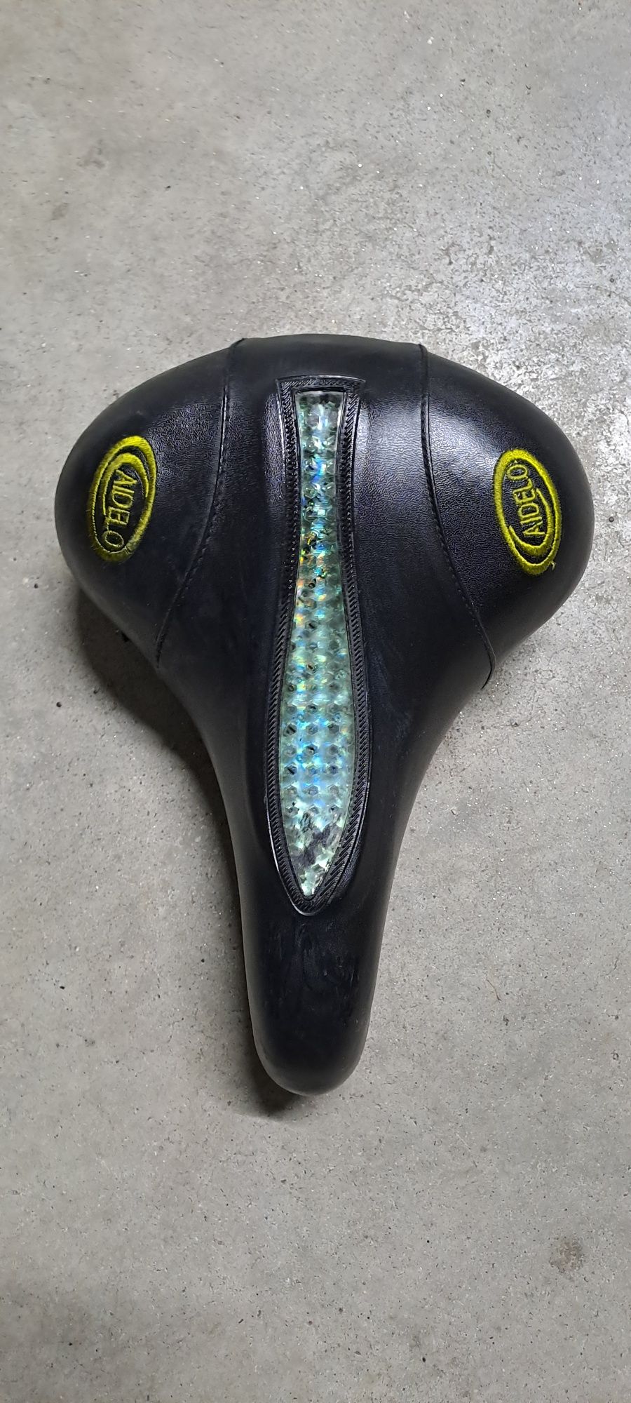 Vendo 2 Selins de bicicleta em gel.