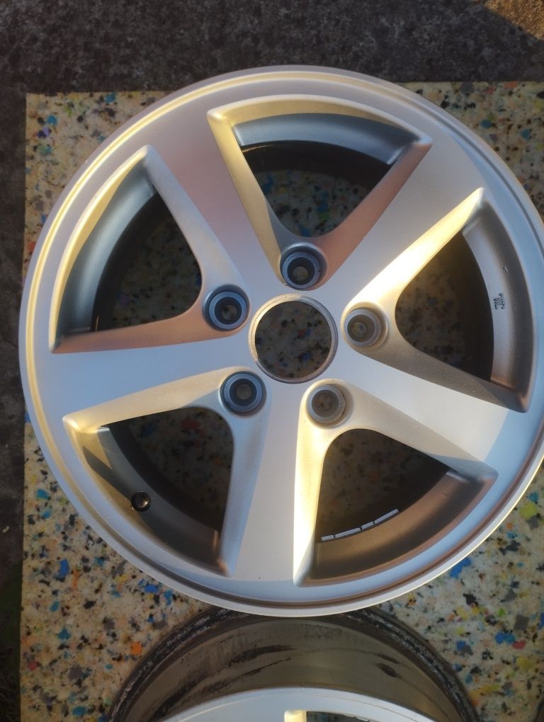Продам Титани R 15