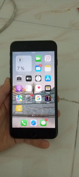 Продам телефон iPhone 7+