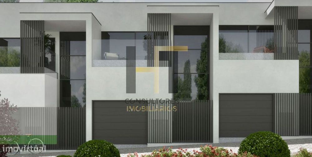 Moradia | T3 | 3 Suítes | Box 2 Viaturas | 2 Frentes | Varanda