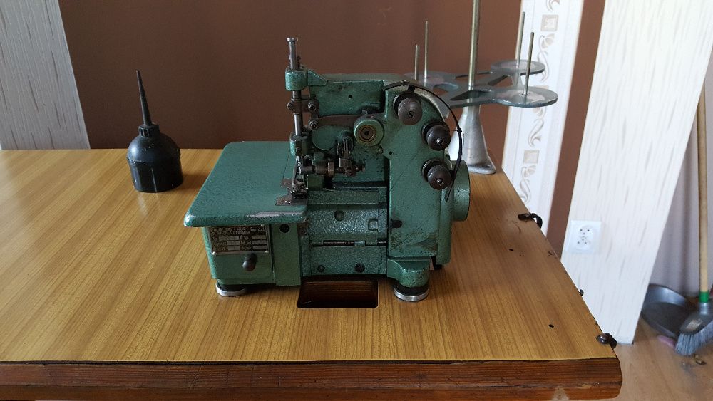 SPRAWNA Maszyna do szycia Overlock FAMiD ZF-314