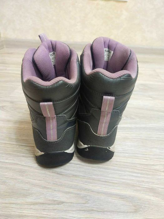 Зимові черевички італійського бренду Geox