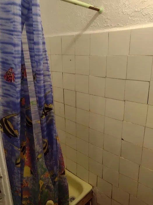 Продаж КіМНАТИ в ГУРТОЖИТКУ, КОМАРОВА (район парку ЖОВТНЕВОГО), 21 м2!