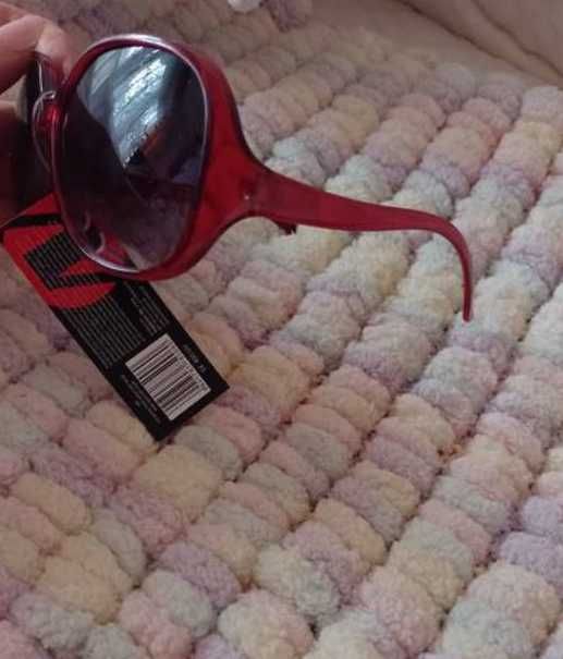 Czerwone, duże okulary przeciwsłoneczne typu Muchy, NOWE