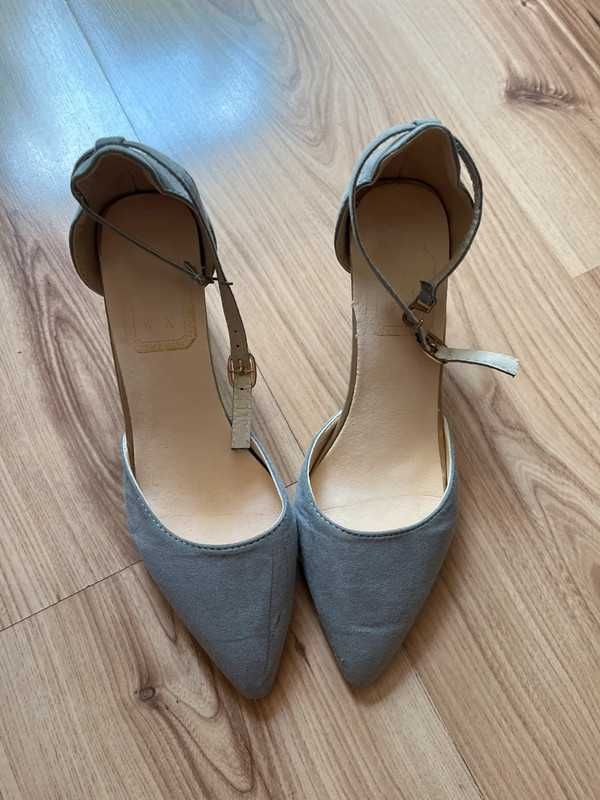Buty szare czółenka na klocku słupku szpic wesele komunia chrzciny