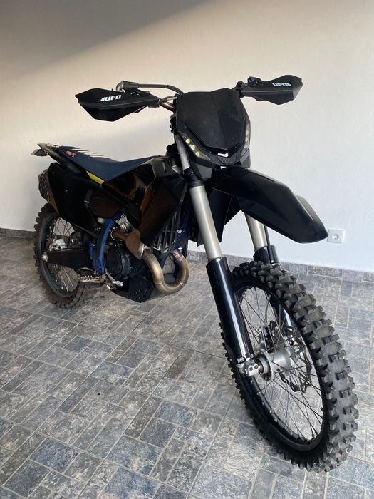 Husqvarna 450 FC matriculada 2023