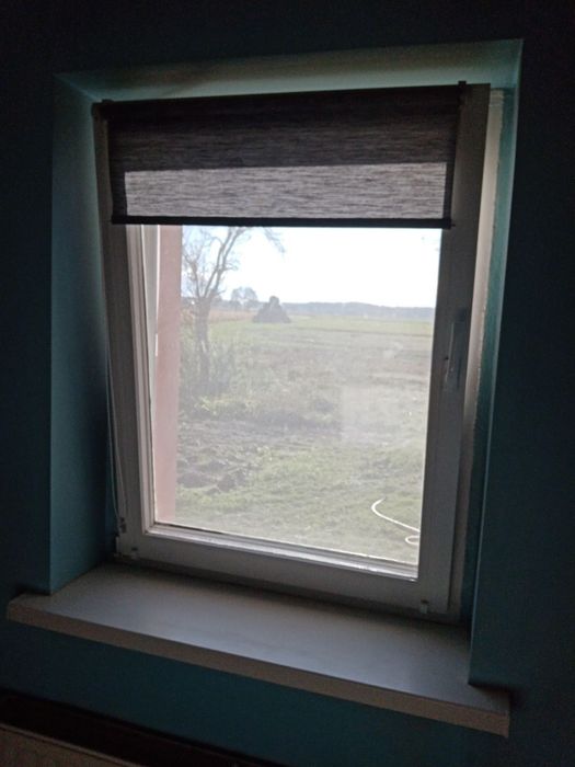 Roleta okienna w kolorze szarego melanżu