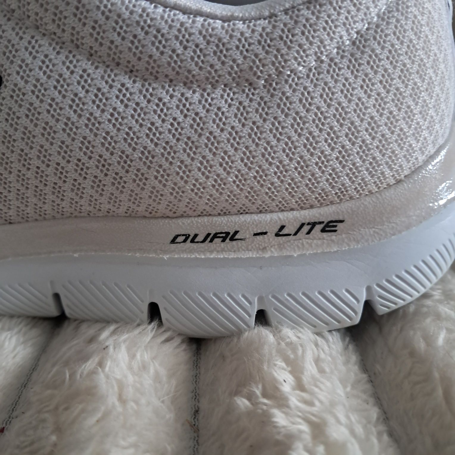 Damskie buty sportowe Skechers