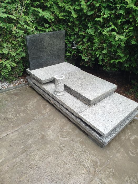 Sprzedam nagrobek granitowy możliwy transport i montaż