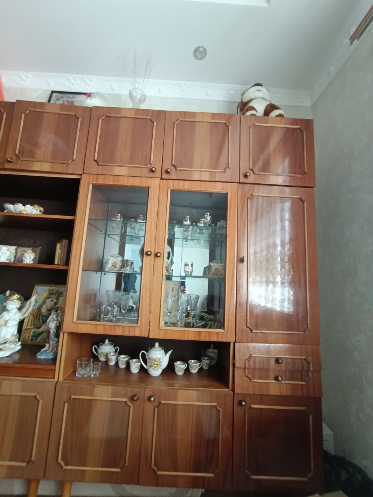 Старовинна шафа.