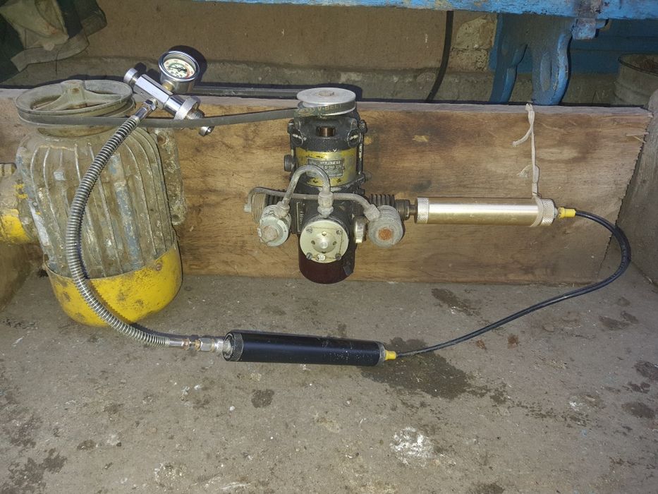 Компресор високого тиску 300 атм. Для заправки PCP, аквалангів.