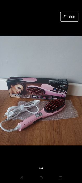 Escova alisadora de cabelo