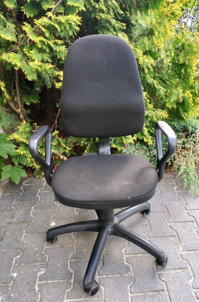 Krzesło krzesełko obrotowe czarne