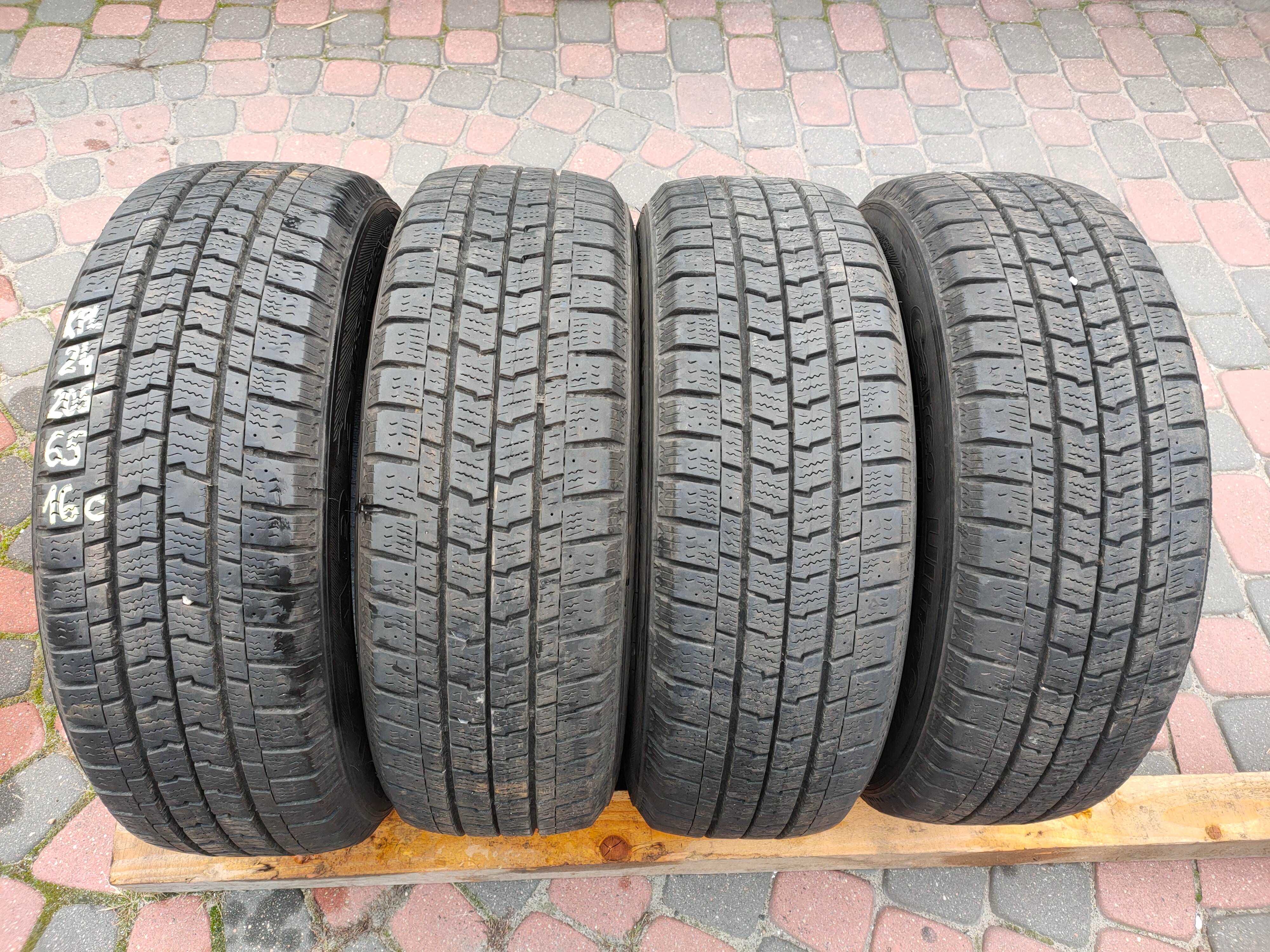 Opony Goodyear CargoUltraGrip 205/65/16C KPL24