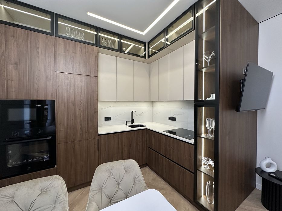 Новая 2к на Краснова с мебелью и техникой