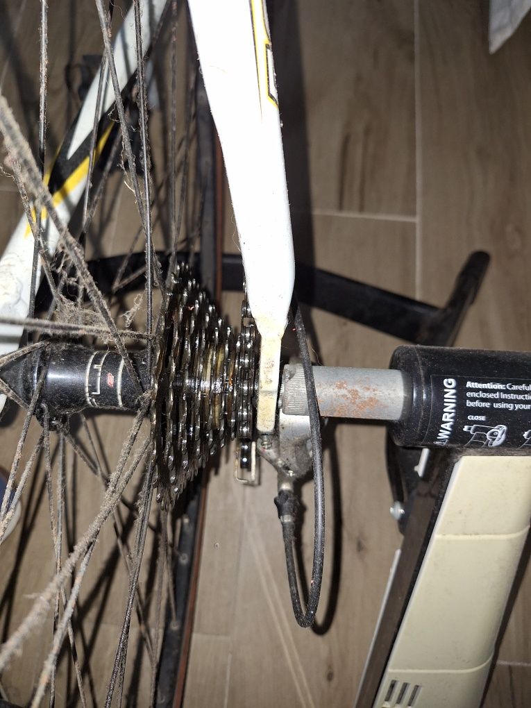 Bicicleta e rolo treino Elite interativo