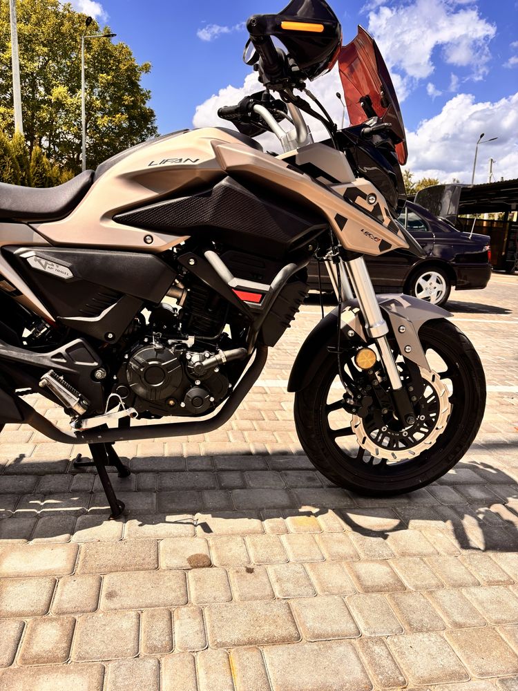 Мотоцилк Lifan KPT 200