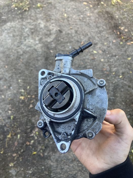 Вакумний насос ep6 peugeot 307,308, citroen 1.6