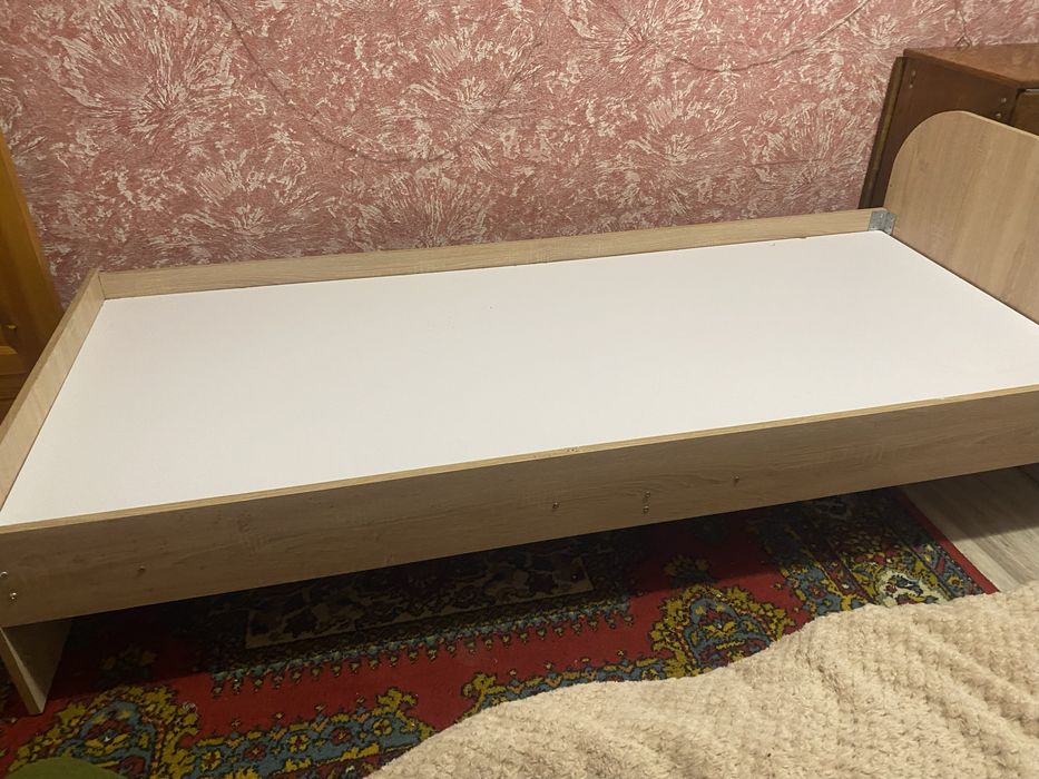 Ліжко односпальне