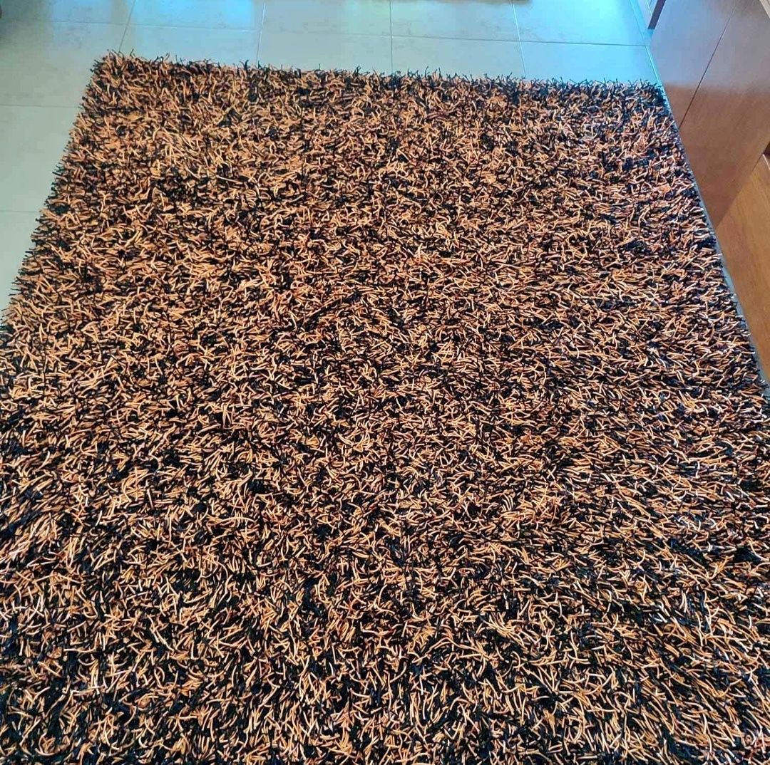 3 Carpetes sala em bom estado.