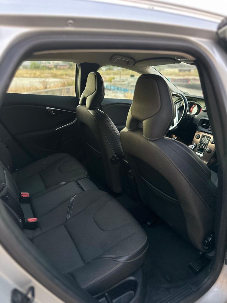 Volvo v40 cross country