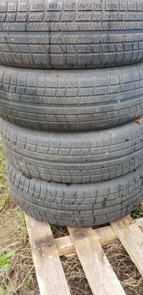 Komplet opon zimowych Michelin 185/65R15 88T