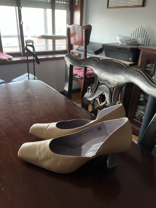 Varios pares de sapatos