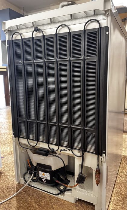 Холодильник/ офісний/ з морозильною камерою Liebherr T 1414